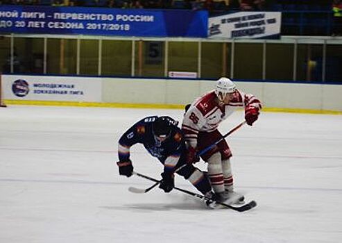 Хоккеисты уссурийского «Тайфуна» дома проиграли «Спартаку»