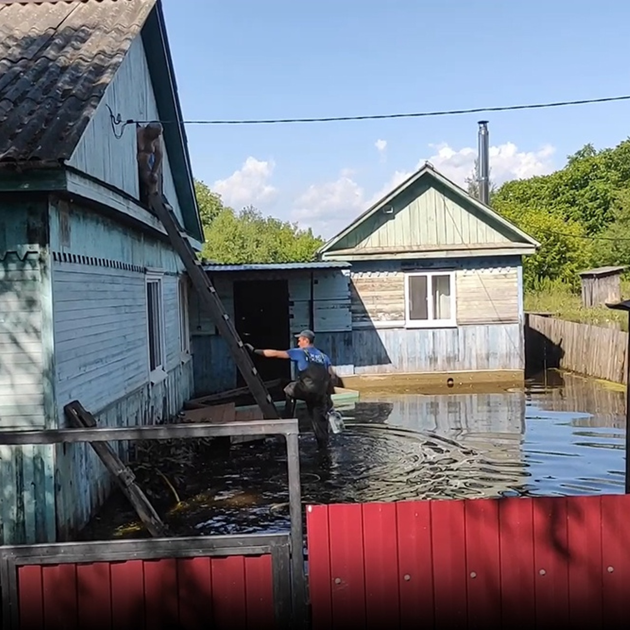 МЧС: В Приморском крае продолжают оставаться под водой 156 домов -  Рамблер/новости