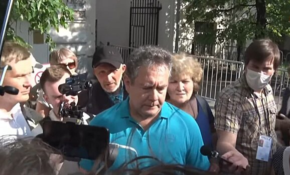 Суд в Москве приговорил политолога Платошкина к пяти годам условно и штрафу