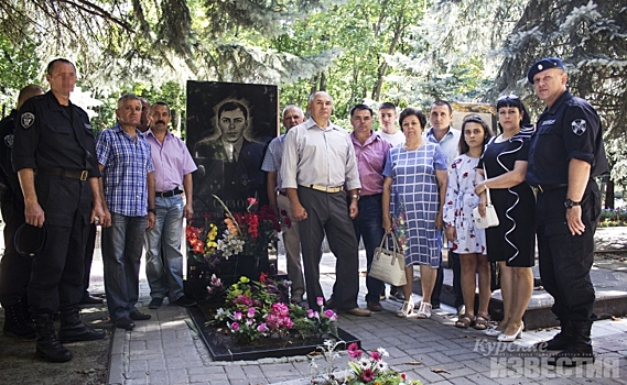 Курск. Сотрудники Росгвардии почтили память сослуживца
