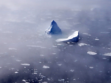 В ледяной каток превратила улицу авария на водоводе в Новосибирске