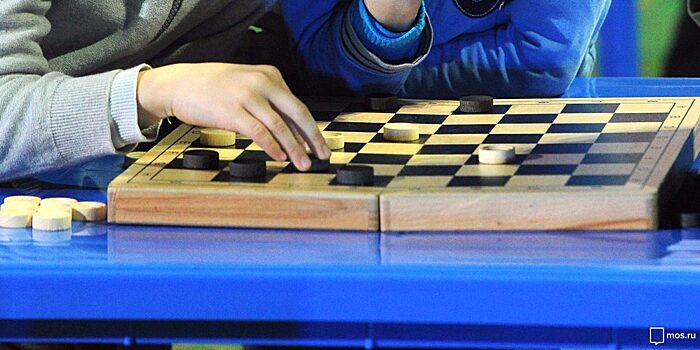 Команда из Молжаниновского района одержала победу в окружных соревнованиях по шашкам