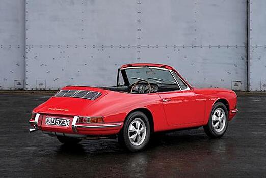 На аукционе продадут первый в истории кабриолет Porsche 911