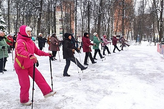 Жители Щелкова могут записаться на занятия по скандинавской ходьбе