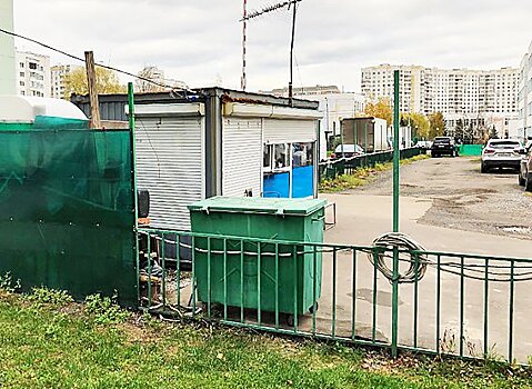 Незаконная парковка со шлагбаумом ликвидирована на севере Москвы