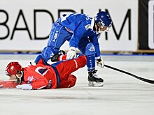 Сборная России вырвала победу у Финляндии на ЧМ по хоккею с мячом