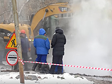 «Кипяток из земли накрыл КамАЗ» - прорывы на теплотрассах в морозы