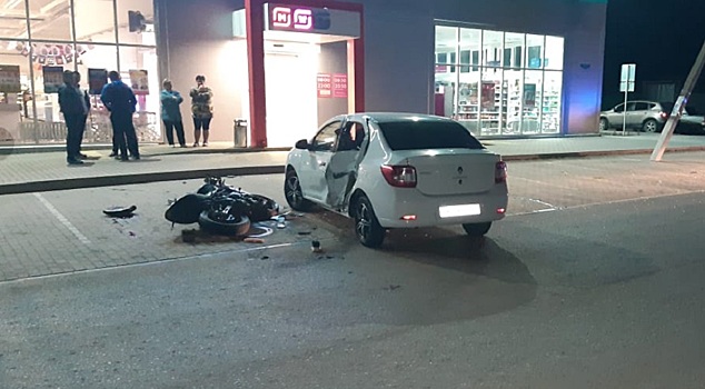 Без шлема: на Дону погиб молодой мотоциклист, его подруга попала в реанимацию