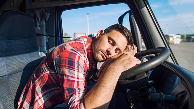 Трагедия в Египте: автобус с российскими туристами попал в ДТП из-за уснувшего водителя