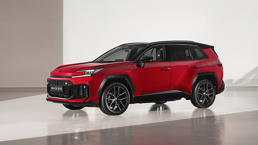 Бестселлер Toyota RAV4 представлен в шестом поколении, которое одновременно дебютировало на всех ключевых для кроссовера рынках. Новый кузов, новый салон и только гибридные агрегаты — вот вся суть новинки.