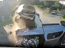 Легковушка догнала и опрокинула другую легковушку в Коста-Рике