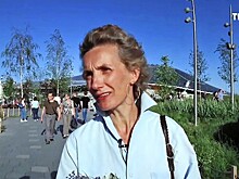 Французская писательница Анна Гавальда прогулялась по "Зарядью"