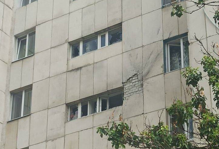 Baza: беспилотник влетел в многоэтажку в Белгороде