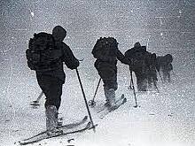 Новая загадка "дятловцев": кости погибшего разбросали вокруг могилы