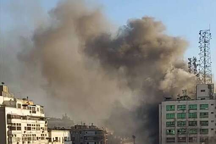 В Каире загорелся главный офис Telecom Egypt