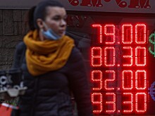 Когда лучше покупать доллары?