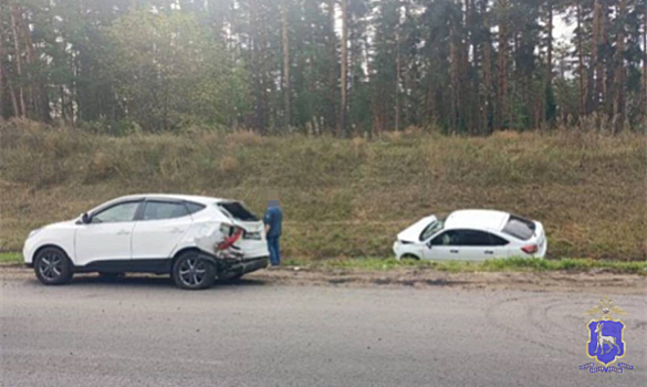 В Самарской области в столкновении двух легковушек на трассе пострадала женщина