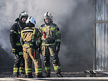 Площадь пожара в цехе в Иркутске увеличилась до 4 800 кв. м