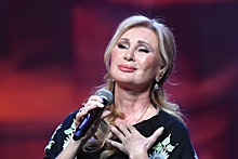 Певица Вика Цыганова упала в обморок в Кремле