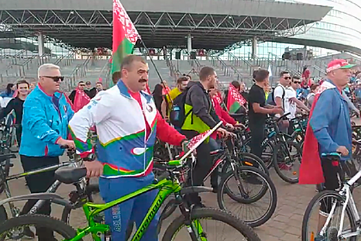 Сын Лукашенко поучаствовал в велопробеге в его поддержку