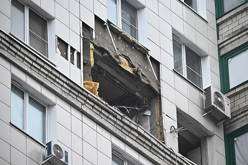 Жилой дом, поврежденный в результате атаки БПЛА в Красногорске, 24 октября 2025 года