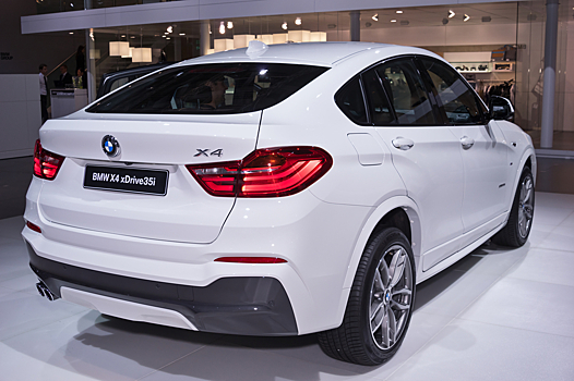 BMW X4 в РФ подешевел на 185 тыс. руб.