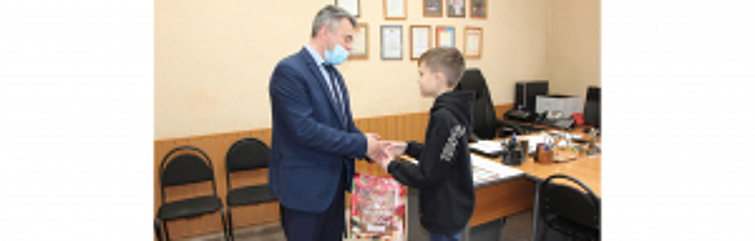 УМВД России по Тамбовской области присоединилось к благотворительной акции «Ёлка желаний»