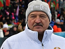 Лукашенко выразил желание прокатиться за рулем гоночного МАЗа
