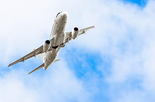 Самолет из Ташкента совершил аварийную посадку в Красноярске