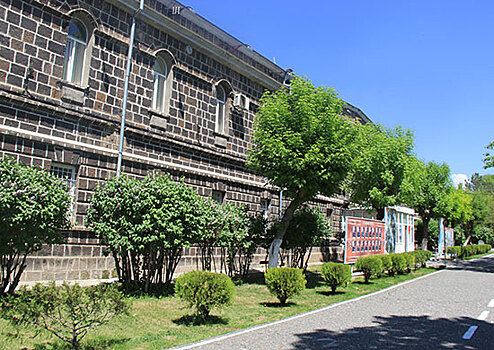 На военной базе ЮВО в Армении приняты специальные меры по сохранению здоровья военнослужащих в жарких условиях