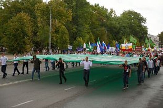 Первокурсники Адыгеи приняли участие в Параде российского студенчества