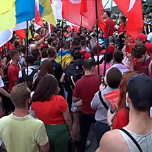 Сторонники Порошенко устроили митинг под офисом Зеленского