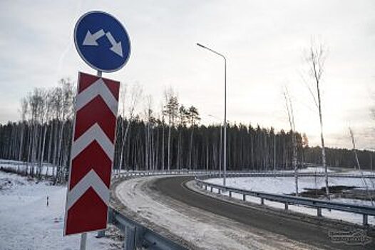 В Свердловской области тепловоз столкнулся с грузовым автомобилем