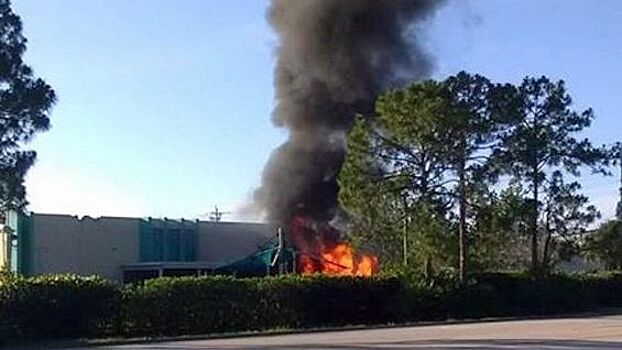 Вертолет упал на территорию больницы во Флориде