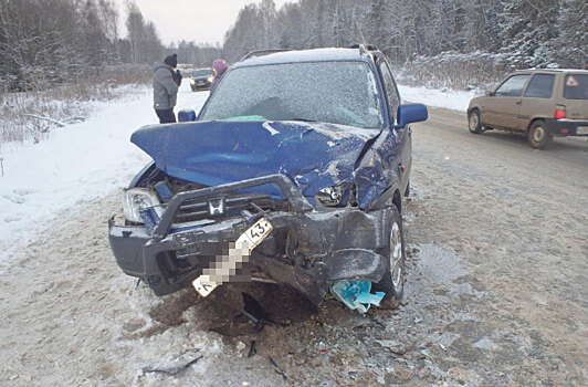 На трассе Киров – Малмыж автомобиль «Датсун» столкнулся с «Хондой»: пострадали четыре человека