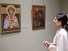 Иконы и картины из дерева выставлены в НГХМ