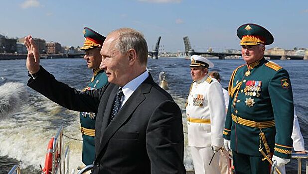 Путин приедет в Петербург на военно-морской парад