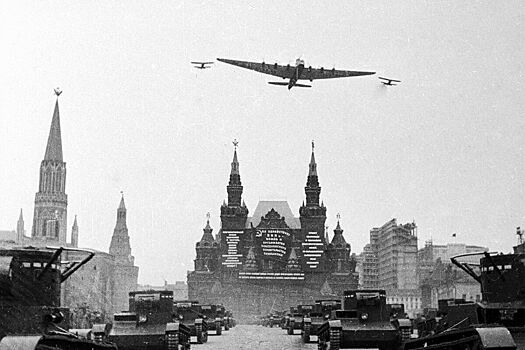 Как в СССР построили и уничтожили самый большой в мире авиалайнер