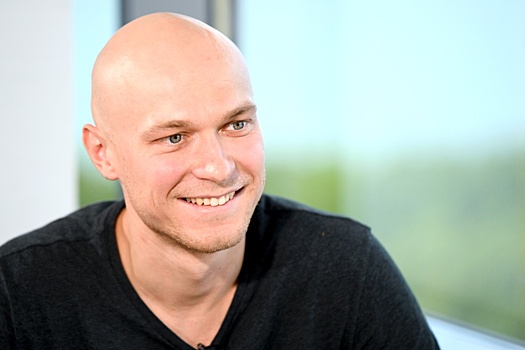 Юра Борисов появился в Нижнем Новгороде на модном завтраке