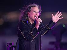 Легендарный рок-музыкант изменил планы на последний концерт из-за болезни