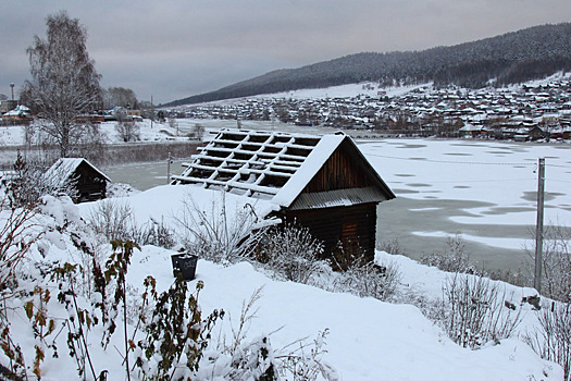Мэрия челябинского города выкупила дом и дала жителям его разобрать