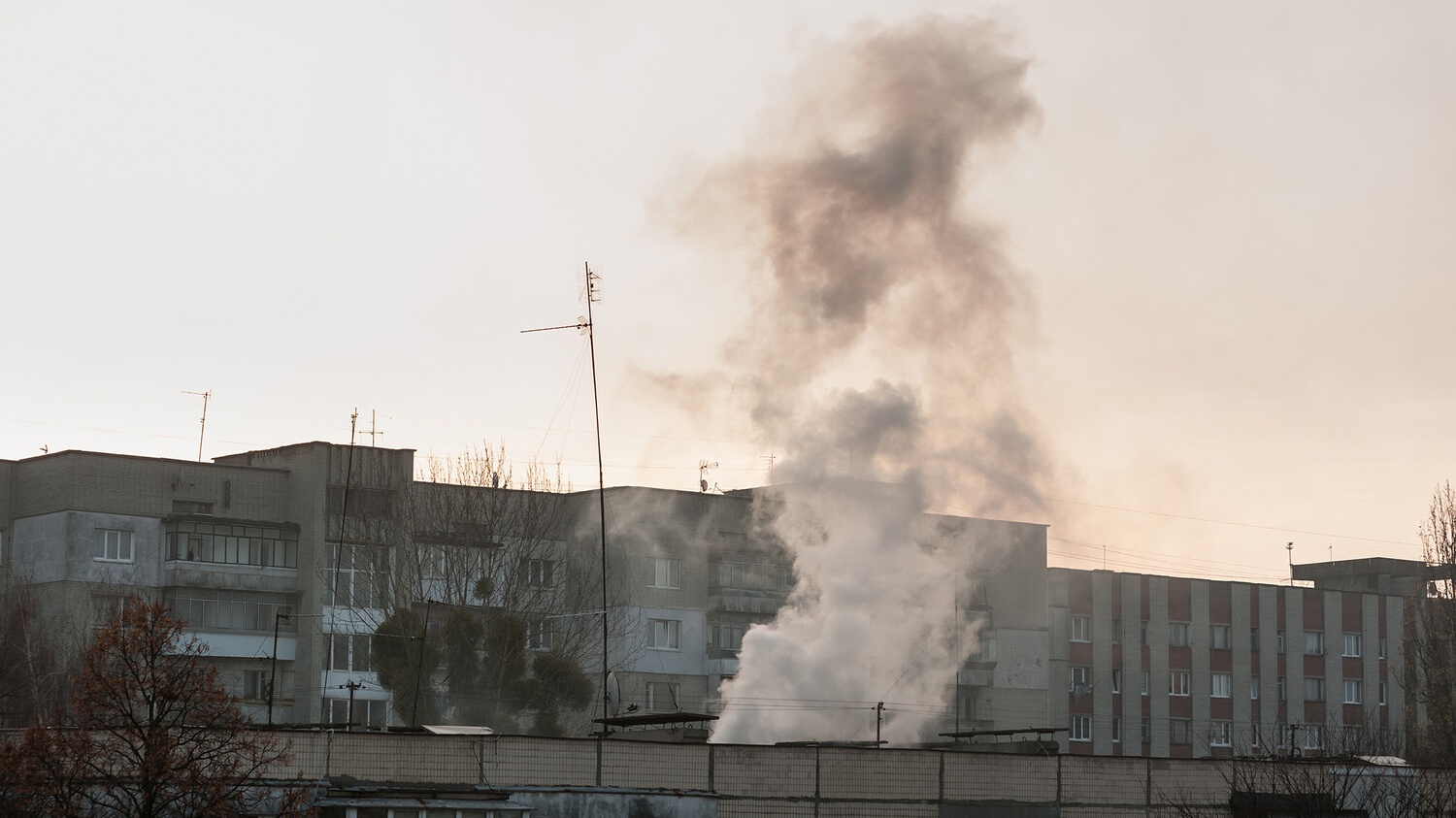 Петербургские подростки подожгли квартиру вместе с пожилой хозяйкой внутри
