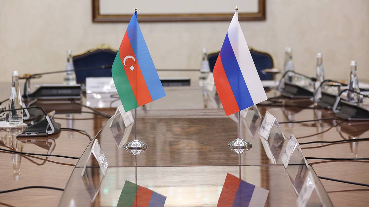 В Азербайджане призвали сжечь посольство России на фоне задержаний на Урале