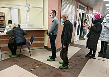Больным коронавирусом петербуржцам предложили ездить в поликлинику на автобусе