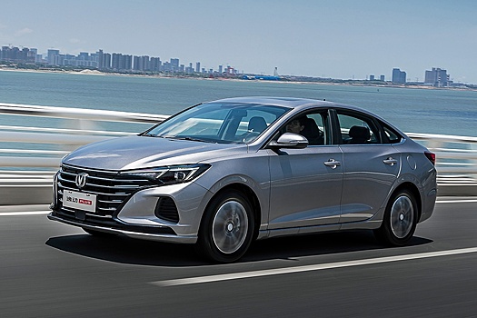 Седан Changan Eado Plus получил доступную версию с МКП