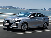 Седан Changan Eado Plus получил доступную версию с МКП