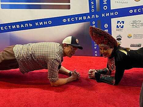 «Сибирская Круэлла» попросила пощады у Никиты Кологривого во время планки на фестивале