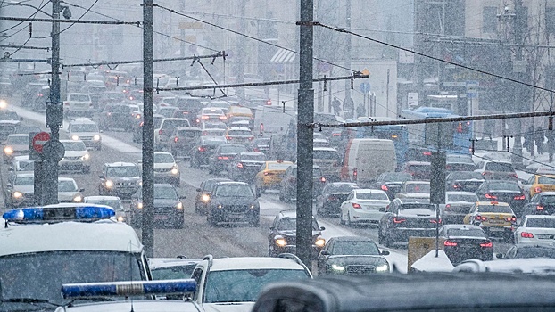 Москвичей предупредили о 9-балльных пробках в среду