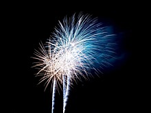 В Подмосковье загорелся грузовик с фейерверками