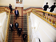 Бывшим чиновникам придется отчитываться о зарплате на новом месте